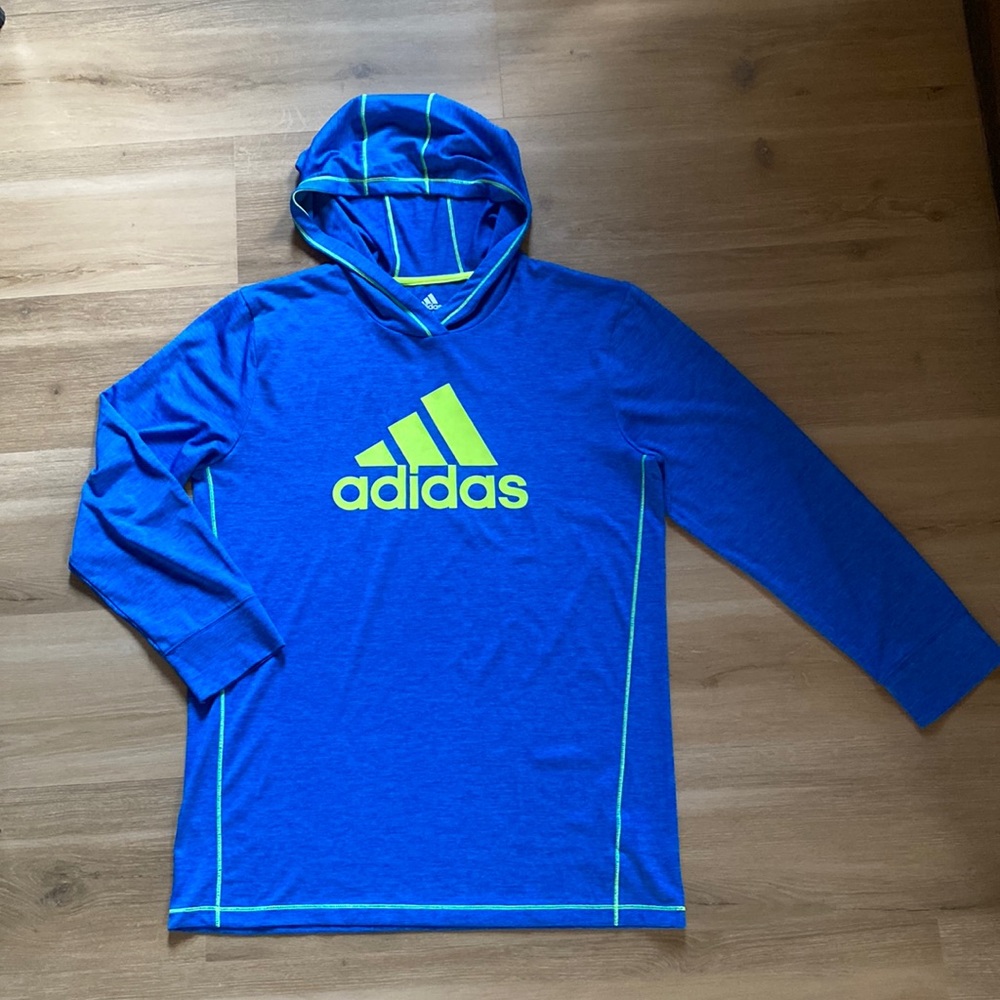 Adidas unisex boy girl lightweight hoodie shirt. Size XL (18/20)